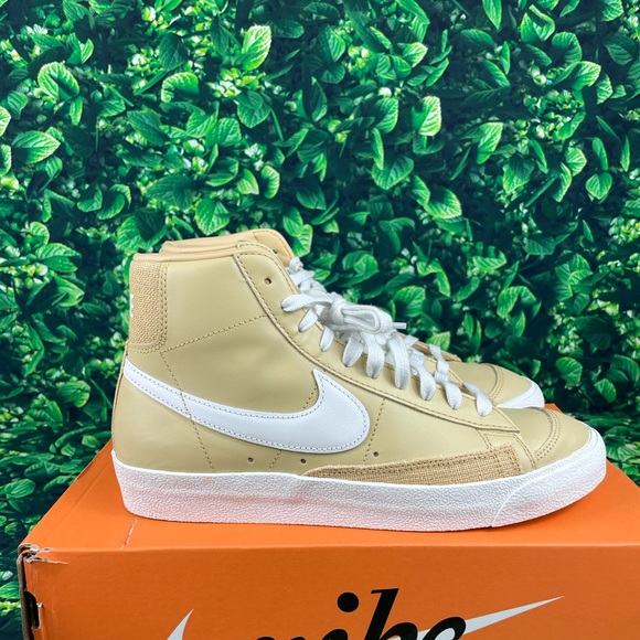 Nike Blazer Mid '77 Women's  |DD9679-200 - Picture 6 of 8